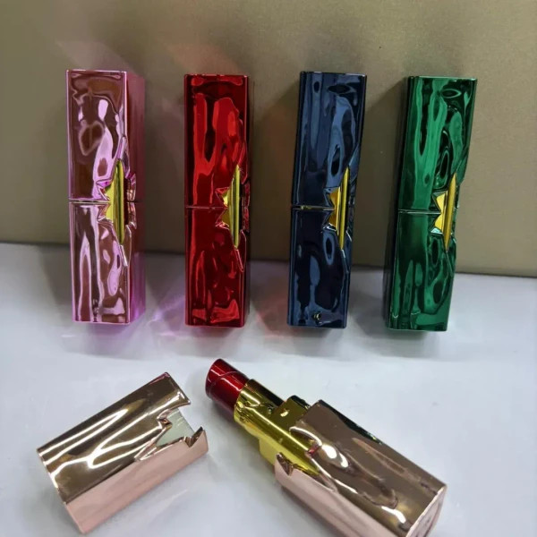فندک گازی برند لایتر طرح رژ لب