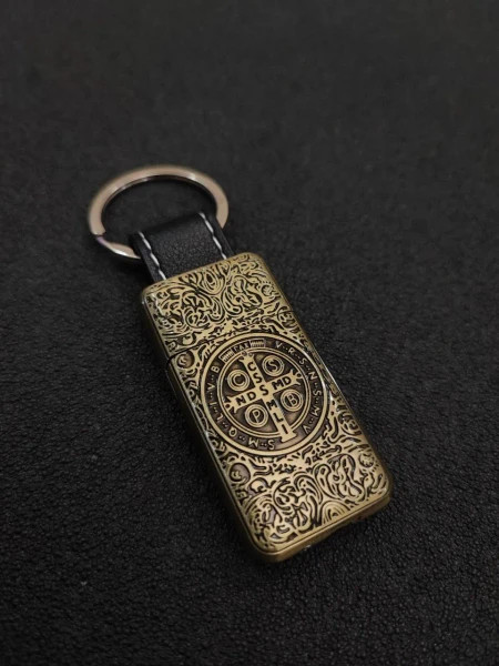 فندک گازی برند لایتر(Lighter) طرح کنستانتین با حلقه جاکلیدی
