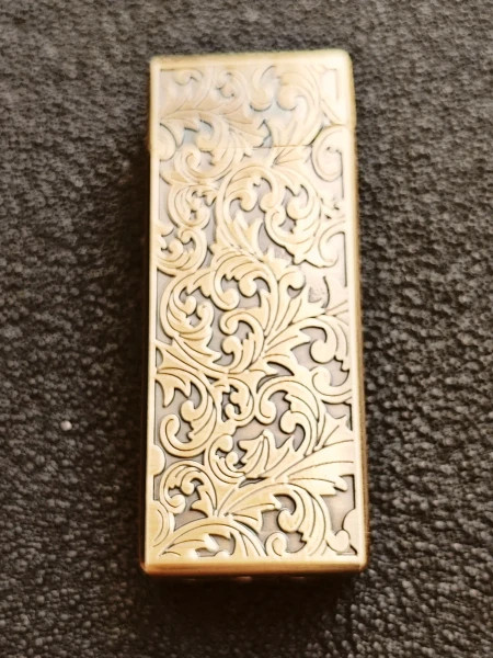 فندک گازی بغل زن برند لایتر(Lighter) بدنه فلزی طرح تامی شلبی