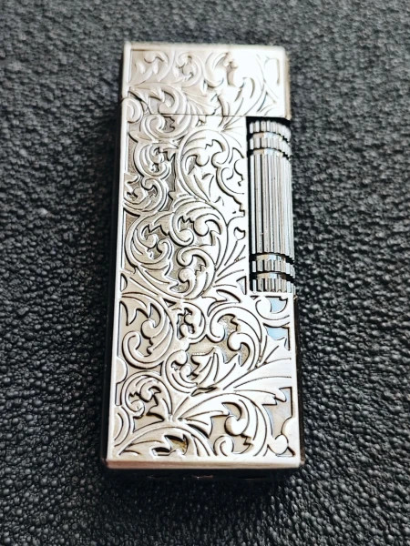 فندک گازی بغل زن برند لایتر(Lighter) بدنه فلزی طرح تامی شلبی