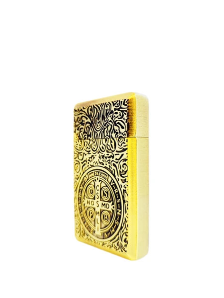 فندک بنزینی برند لایتر(Lighter) بدنه فلزی طرح کنستانتین