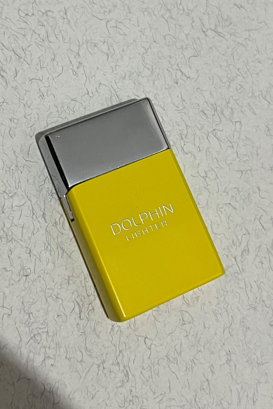 فندک گازی آبنباتی برند دلفین (Dolphin) بدنه فلزی رنگ فانتزی کوره ای