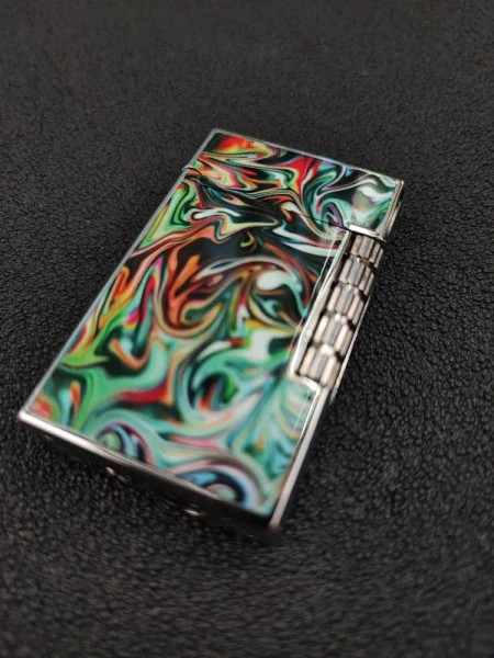 فندک بغل زن گازی برند لایتر (lighter) بدنه فلزی مدل ابر و بادی کد 02