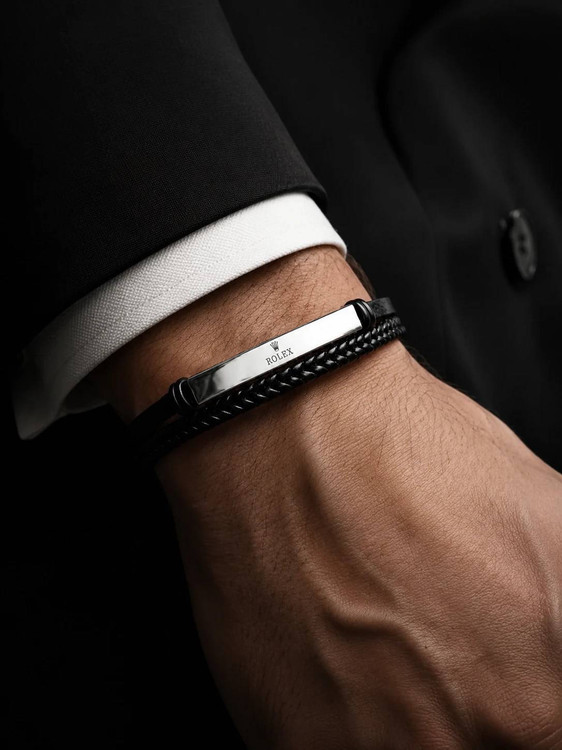 دستبند چرمی مردانه رولکس (ROLEX) دو لاین با پلاک استنلس استیل رنگ نقره ای