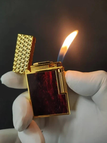 فندک گازی بغل زن برند لایتر(Lighter) طرح چوب کد 04