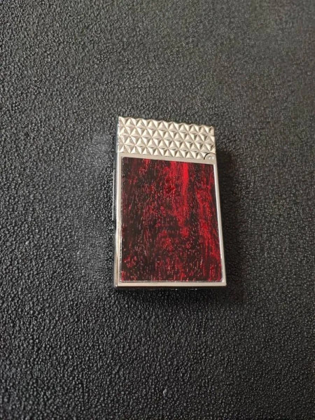 فندک گازی بغل زن برند لایتر(Lighter) طرح چوب کد 04