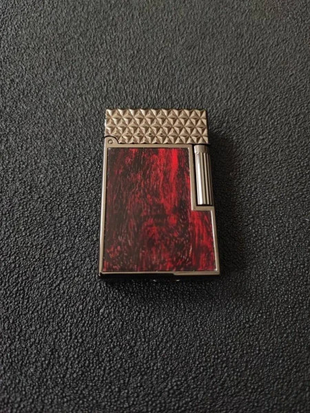 فندک گازی بغل زن برند لایتر(Lighter) طرح چوب کد 04
