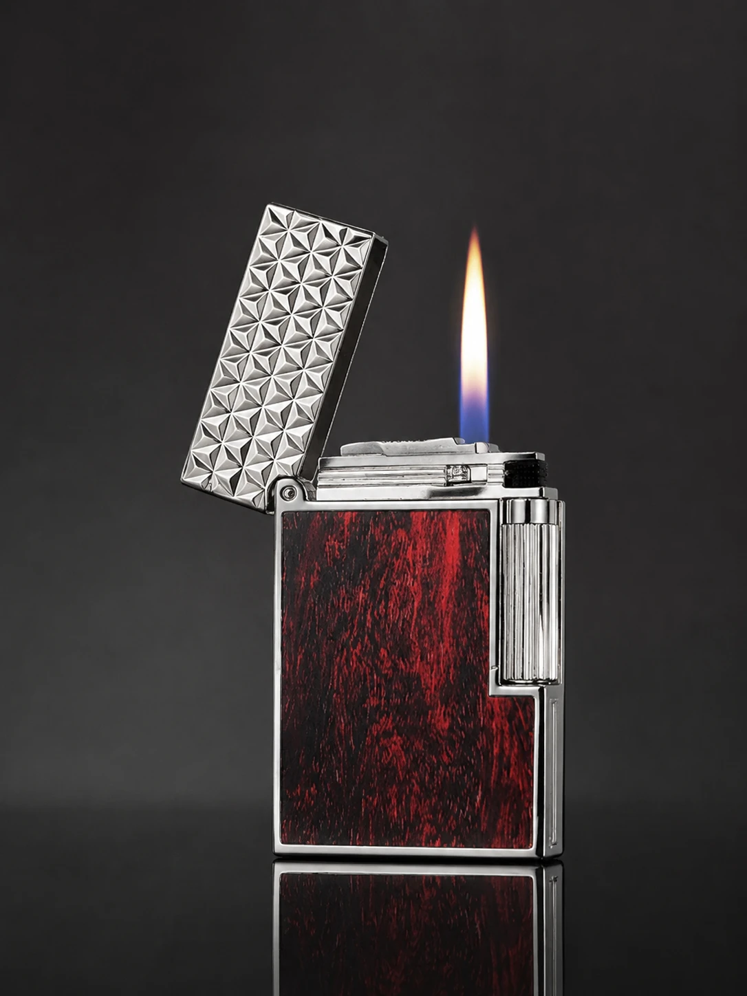 فندک گازی بغل زن برند لایتر(Lighter) طرح چوب کد 04