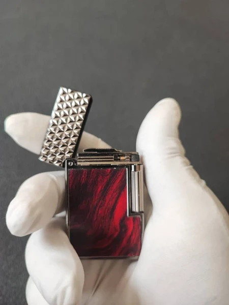 فندک گازی بغل زن برند لایتر(Lighter) طرح چوب کد 03