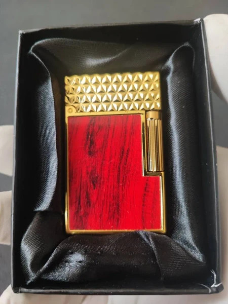 فندک گازی بغل زن برند لایتر(Lighter) طرح چوب کد 01