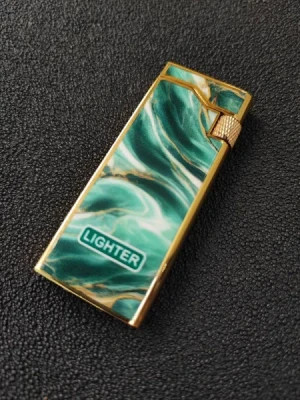فندک گازی لایتر(Lighter) چرخ بغل اسلیم (Slim) طرح سنگ سبز