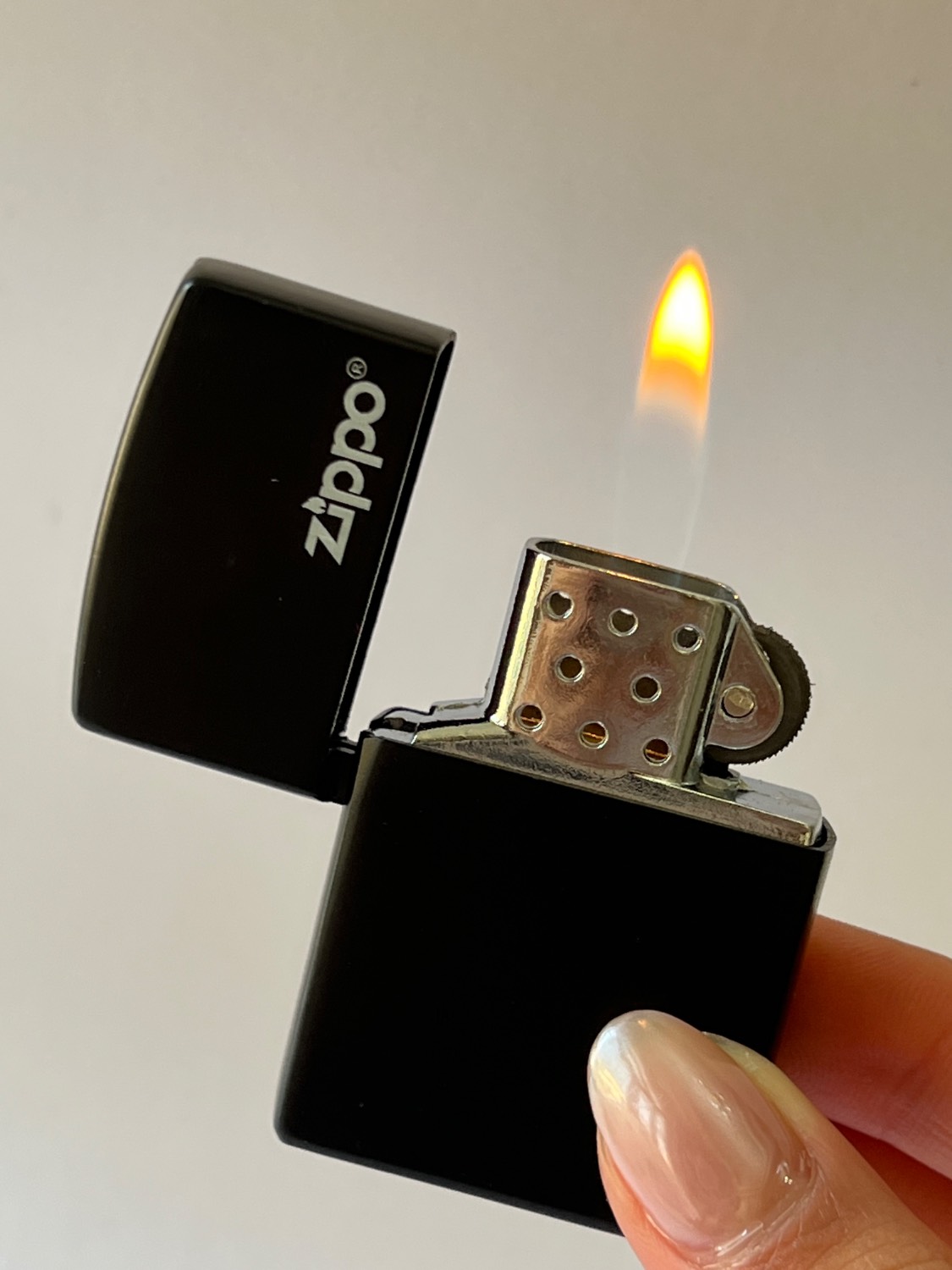 فندک فلزی طرح زیپو (ZIPPO) مدل کلاسیک مشکی مات (Black Matte)