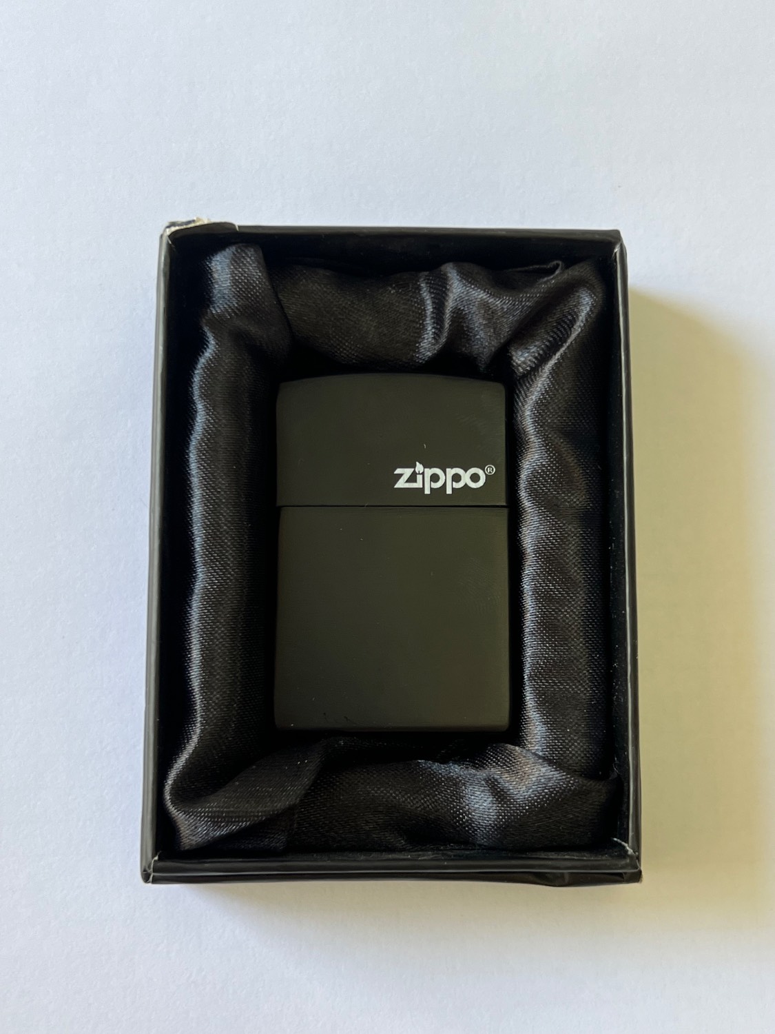 فندک فلزی طرح زیپو (ZIPPO) مدل کلاسیک مشکی مات (Black Matte)