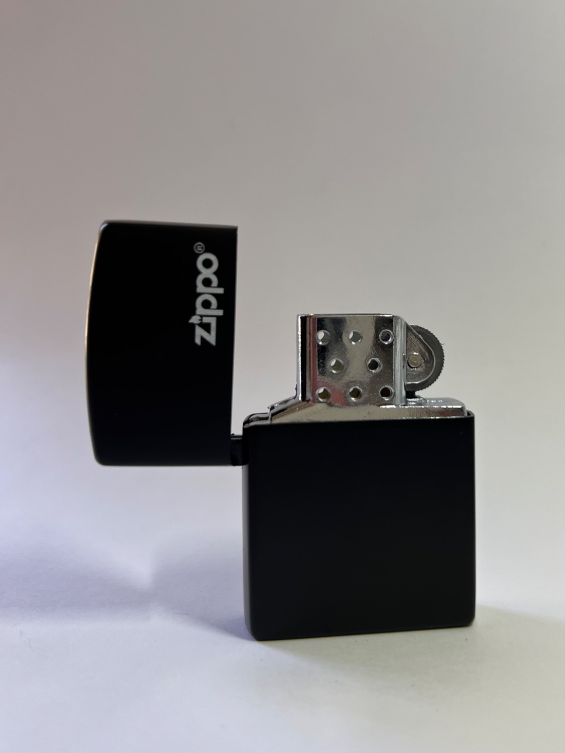 فندک فلزی طرح زیپو (ZIPPO) مدل کلاسیک مشکی مات (Black Matte)