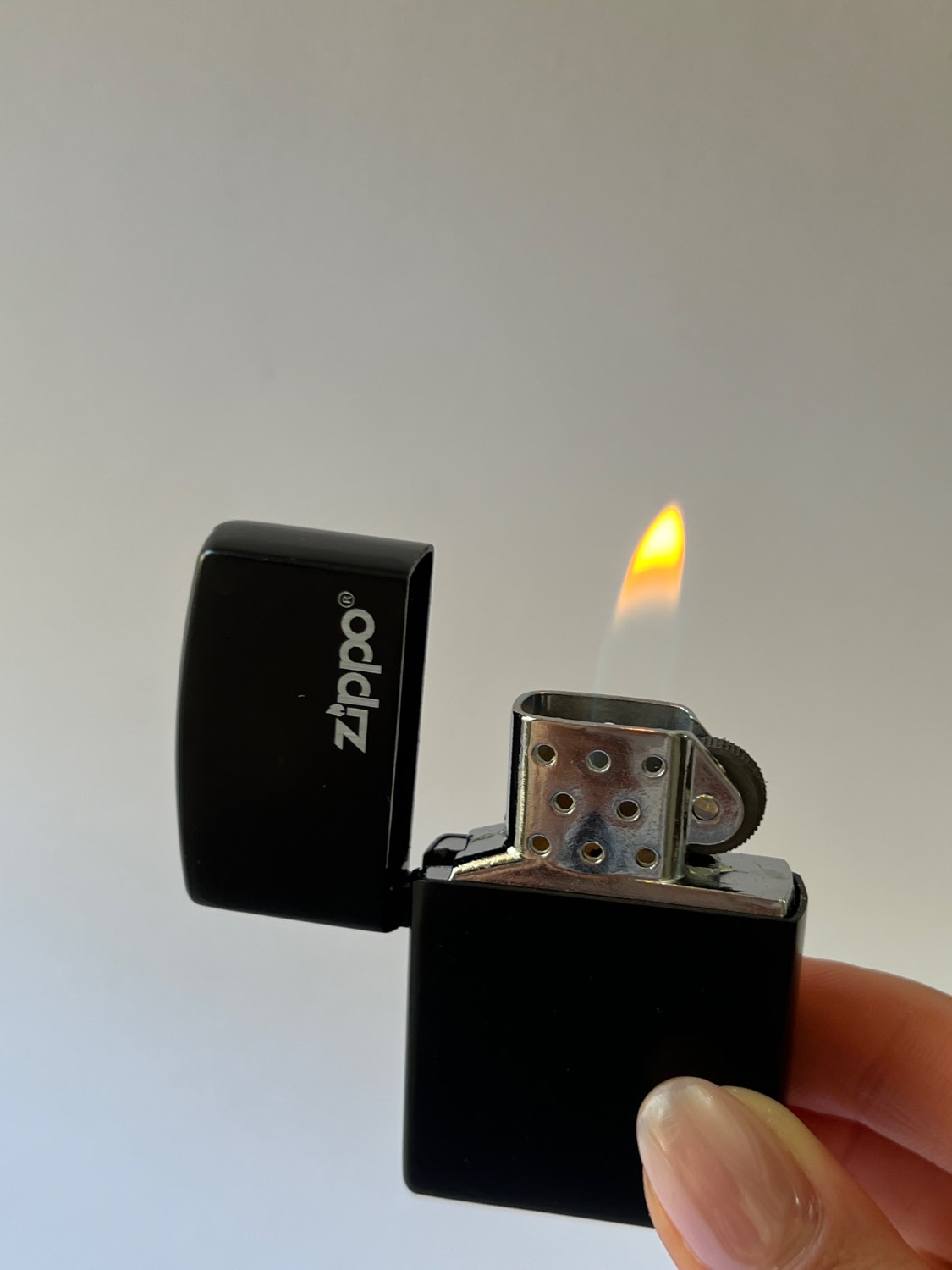 فندک فلزی طرح زیپو (ZIPPO) مدل کلاسیک مشکی مات (Black Matte)