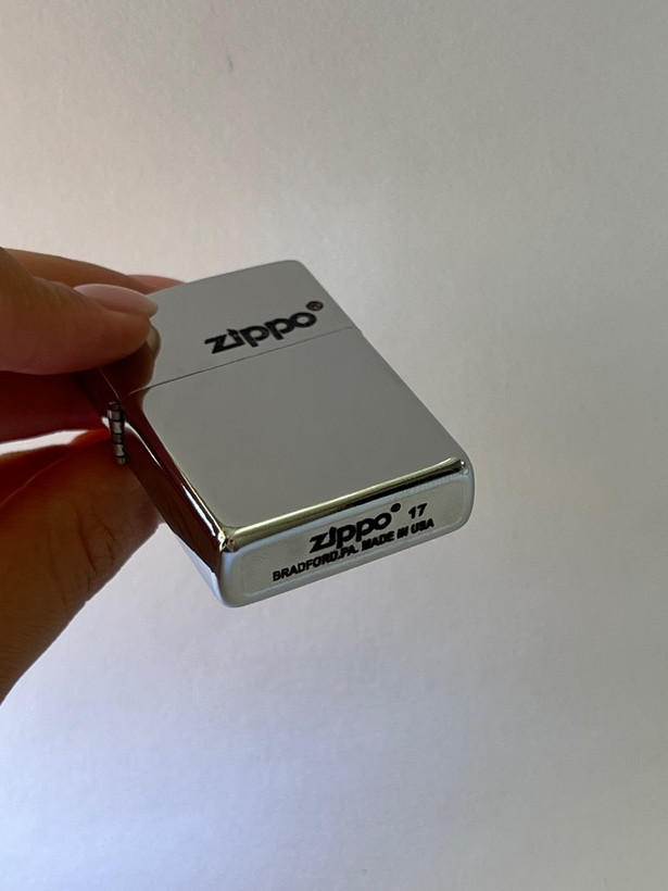 فندک بنزینی طرح زیپو (ZIPPO) مدل نقرهای براق کلاسیک - High Quality