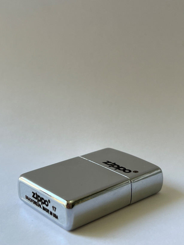 فندک بنزینی طرح زیپو (ZIPPO) مدل نقرهای براق کلاسیک - High Quality