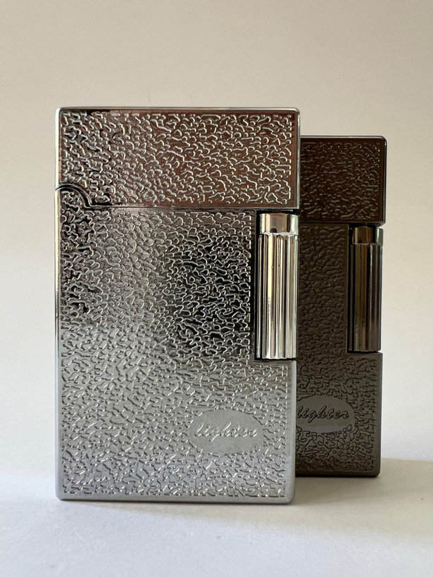 فندک گازی برند لایتر(Lighter) پیر کاردین (Pierre Cardin) مدل کلاسیک بافتدار - سیلور و دودی