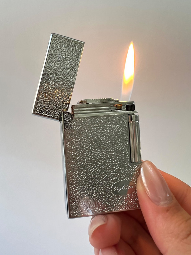 فندک گازی برند لایتر(Lighter) پیر کاردین (Pierre Cardin) مدل کلاسیک بافتدار - سیلور و دودی