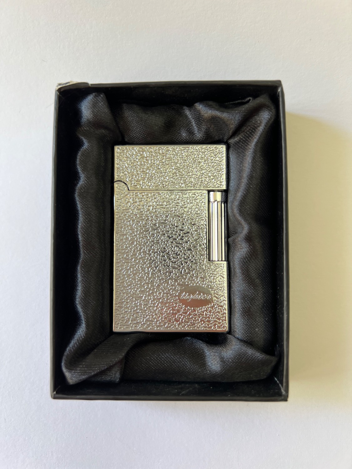 فندک گازی برند لایتر(Lighter) پیر کاردین (Pierre Cardin) مدل کلاسیک بافتدار - سیلور و دودی