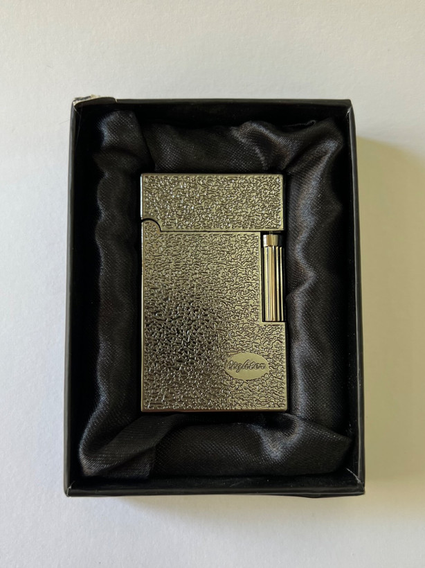 فندک گازی برند لایتر(Lighter) پیر کاردین (Pierre Cardin) مدل کلاسیک بافتدار - سیلور و دودی