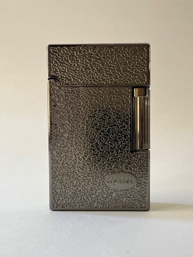 فندک گازی برند لایتر(Lighter) پیر کاردین (Pierre Cardin) مدل کلاسیک بافتدار - سیلور و دودی