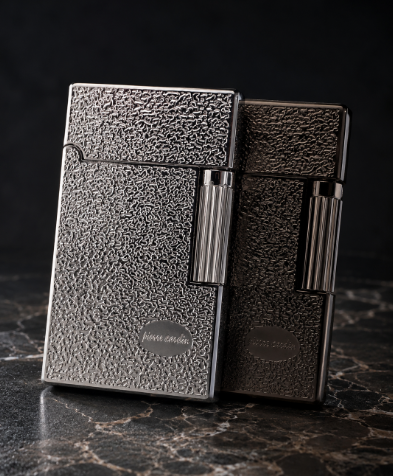 فندک گازی برند لایتر(Lighter) پیر کاردین (Pierre Cardin) مدل کلاسیک بافتدار - سیلور و دودی