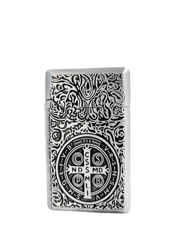 فندک بنزینی برند لایتر(Lighter) بدنه فلزی طرح کنستانتین