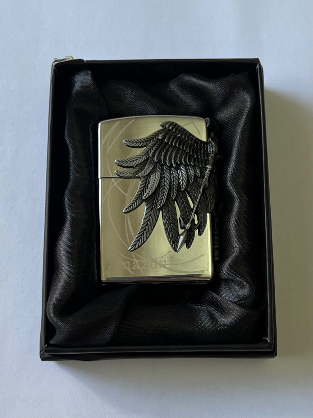 فندک گازی طرح زیپو برند لایتر(Lighter) مدل «Amazon Angel» نقرهای براق با بال فرشته برجسته سیاه قلم