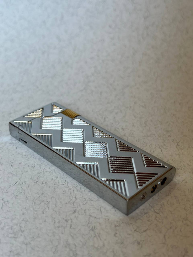 فندک گازی لوکس کلاسیک چرخ بغل برند لایتر(Lighter) مدل Geometric (هندسی) – شعله نرم و بدنه اسلیم