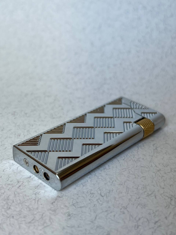 فندک گازی لوکس کلاسیک چرخ بغل برند لایتر(Lighter) مدل Geometric (هندسی) – شعله نرم و بدنه اسلیم