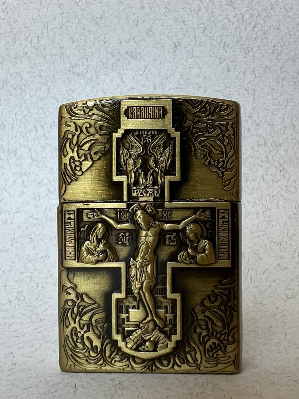 فندک فلزی گازی طرح زیپو برند لایتر(Lighter) طرح صلیب و نقش برجسته کلاسیک دو رنگ