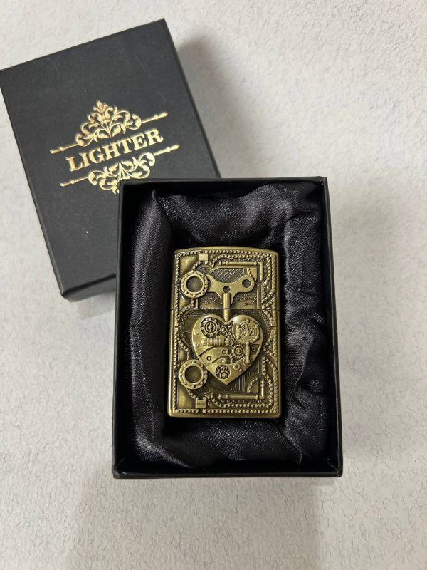 فندک فلزی طرح زیپو برند لایتر(Lighter) طرح قلب استیمپانک (Steampunk)، بدنه برجسته و خاص در 2 رنگ