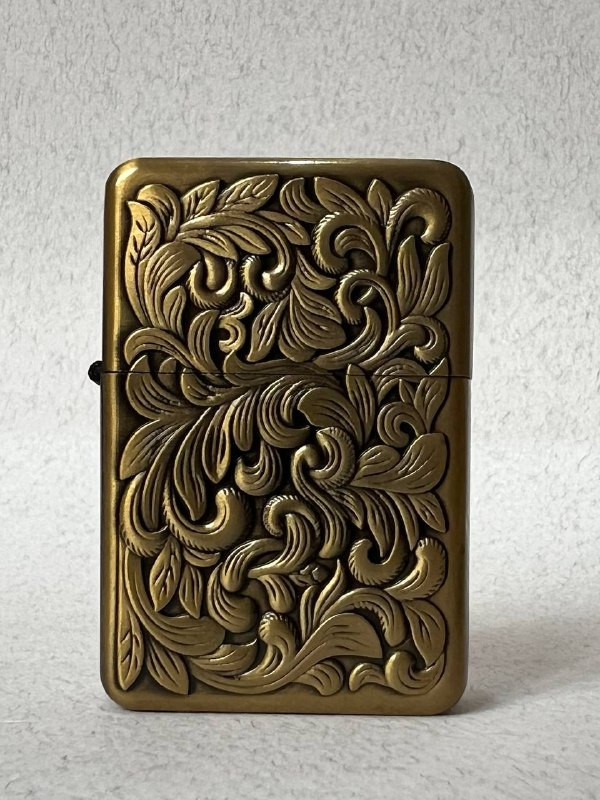 پک هدیه ۴ تکه فندک بنزینی لایتر (LIGHTER) طرح اسلیمی طلایی با چوب سیگار و بنزین | فروشگاه بارزار