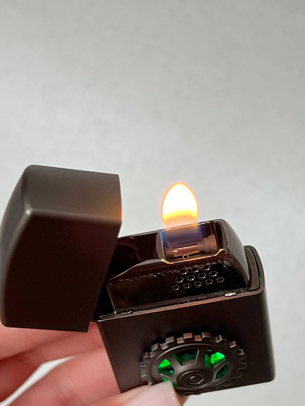 فندک گازی اسپینردار لایتر (LIGHTER) رنگ مشکی مات روشن شونده با سنسور صدا و نور LED سبز | فروشگاه بارزار
