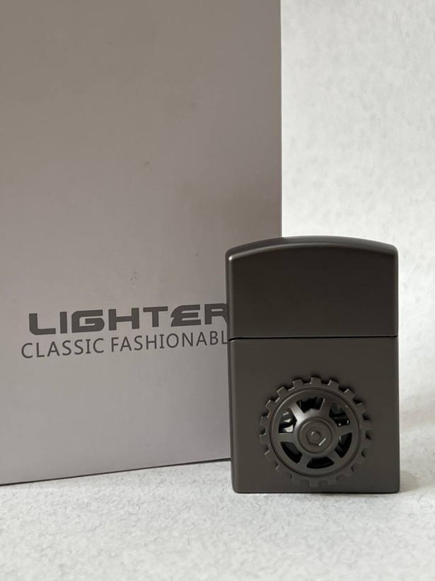 فندک گازی اسپینردار لایتر (LIGHTER) رنگ مشکی مات روشن شونده با سنسور صدا و نور LED سبز | فروشگاه بارزار