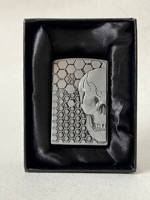 فندک گازی طرح زیپو لایتر (LIGHTER) طرح جمجمه و لانهزنبوری نقرهای | فروشگاه بارزار