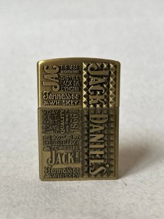 فندک فلزی برند لایتر(Lighter) طرح زیپو مدل جک دنیلز بدنه نقشبرجسته و بافتدار کلاسیک در دو رنگ