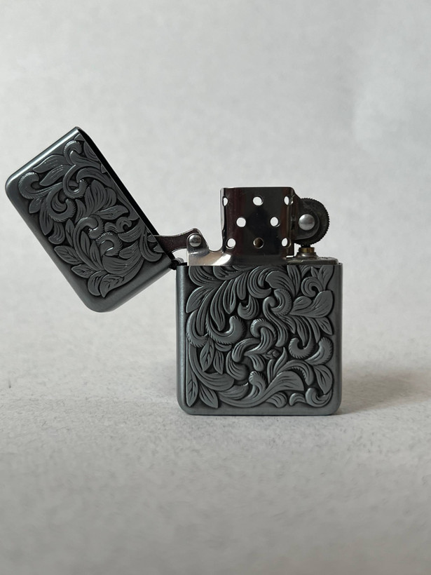 پک هدیه ۴ تکه فندک بنزینی طرح زیپو لایتر (LIGHTER) طرح اسلیمی در دو رنگ با چوب سیگار و بنزین | فروشگاه بارزار