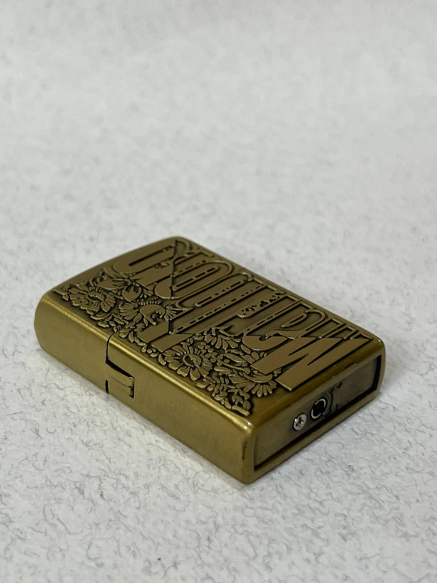 فندک گازی طرح زیپو لایتر (LIGHTER) طرح مارلبرو و گل بابونه در دو رنگ | فروشگاه بارزار
