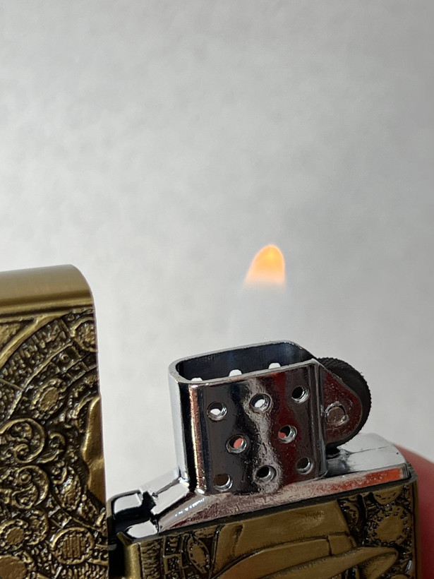 فندک گازی طرح زیپو لایتر (LIGHTER) طرح برجسته اسکلت کلاهدار و ورق در دو رنگ | فروشگاه بارزار