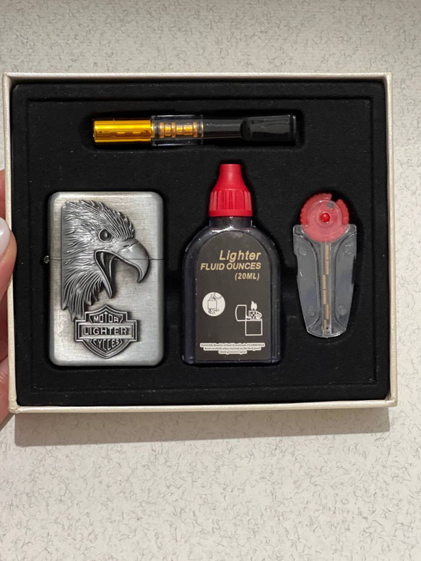 پک هدیه ۴ تکه فندک بنزینی لایتر (LIGHTER) طرح عقاب هارلی دیویدسون با چوب سیگار و بنزین در دو رنگ | فروشگاه بارزار