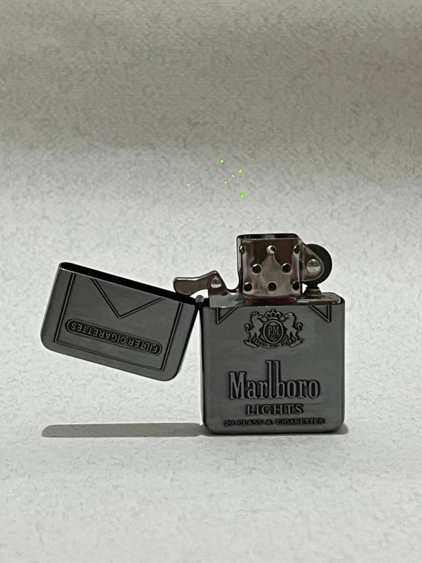 پک هدیه ۴ تکه فندک بنزینی لایتر (LIGHTER) طرح مارلبرو لایتس نقرهای | فروشگاه بارزار