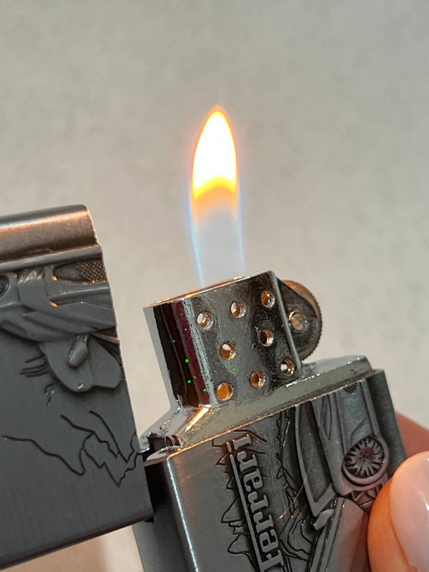 فندک گازی طرح زیپو لایتر (LIGHTER) طرح فراری اسپرت در دو رنگ | فروشگاه بارزار