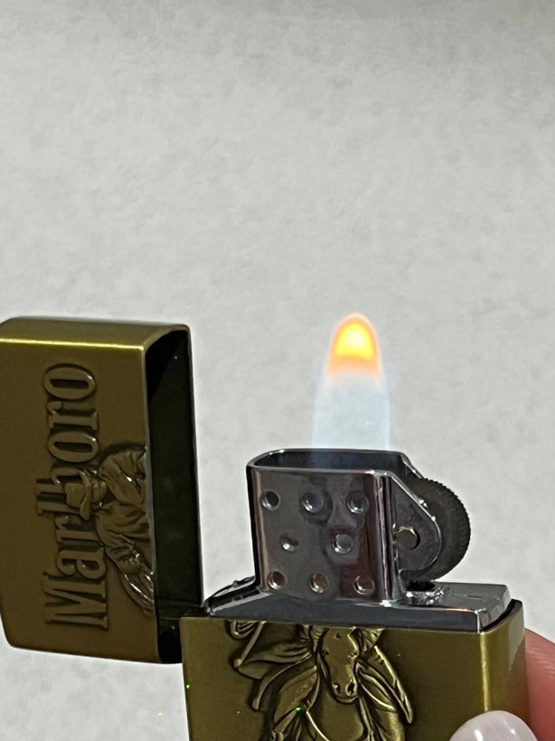 فندک گازی طرح زیپو لایتر (LIGHTER) طرح برجسته مارلبرو گاوچران رنگ طلایی | فروشگاه بارزار