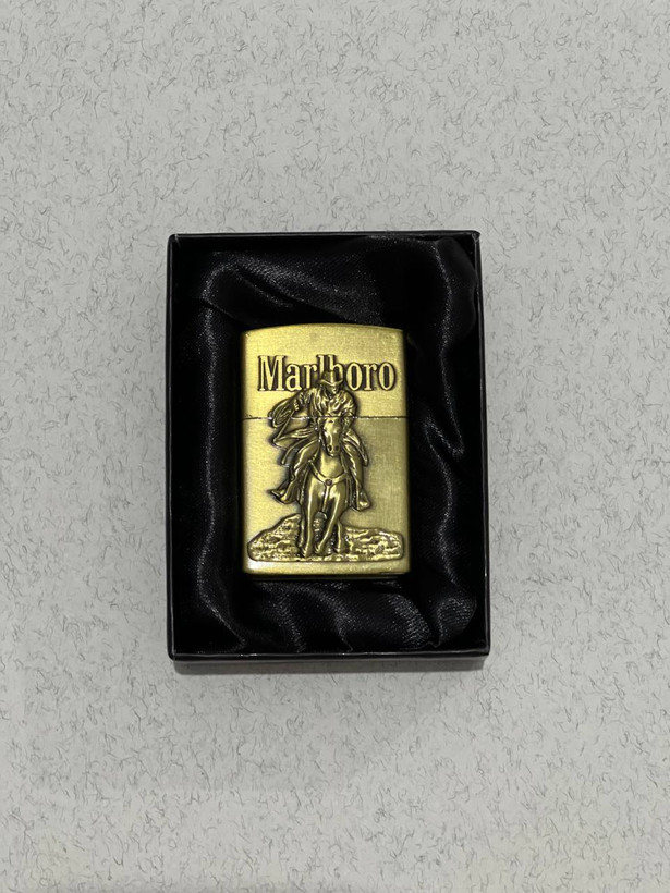 فندک گازی طرح زیپو لایتر (LIGHTER) طرح برجسته مارلبرو گاوچران رنگ طلایی | فروشگاه بارزار