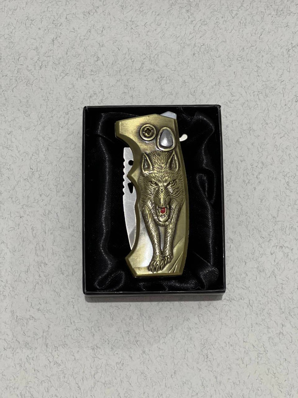 فندک اتمی و چاقو ضامندار دوکاره لایتر (LIGHTER) طرح گرگ برجسته طلایی | فروشگاه بارزار